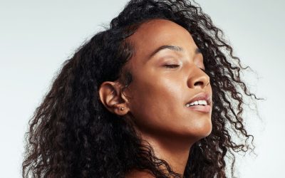 Maquillage et Intelligence Artificielle : Quand les Machines Définissent les Tendances