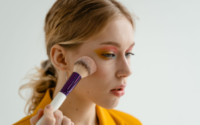 Techniques de maquillage 2023 pour sublimer votre routine beauté personnelle